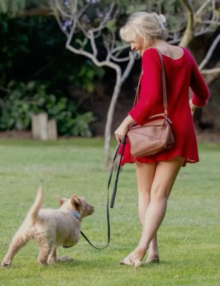 image_688d8bb6a28f2 This Girl Just Dropped a New Tracklist – But What Set the Internet on Fire Was the ‘Companion’ by Her Side