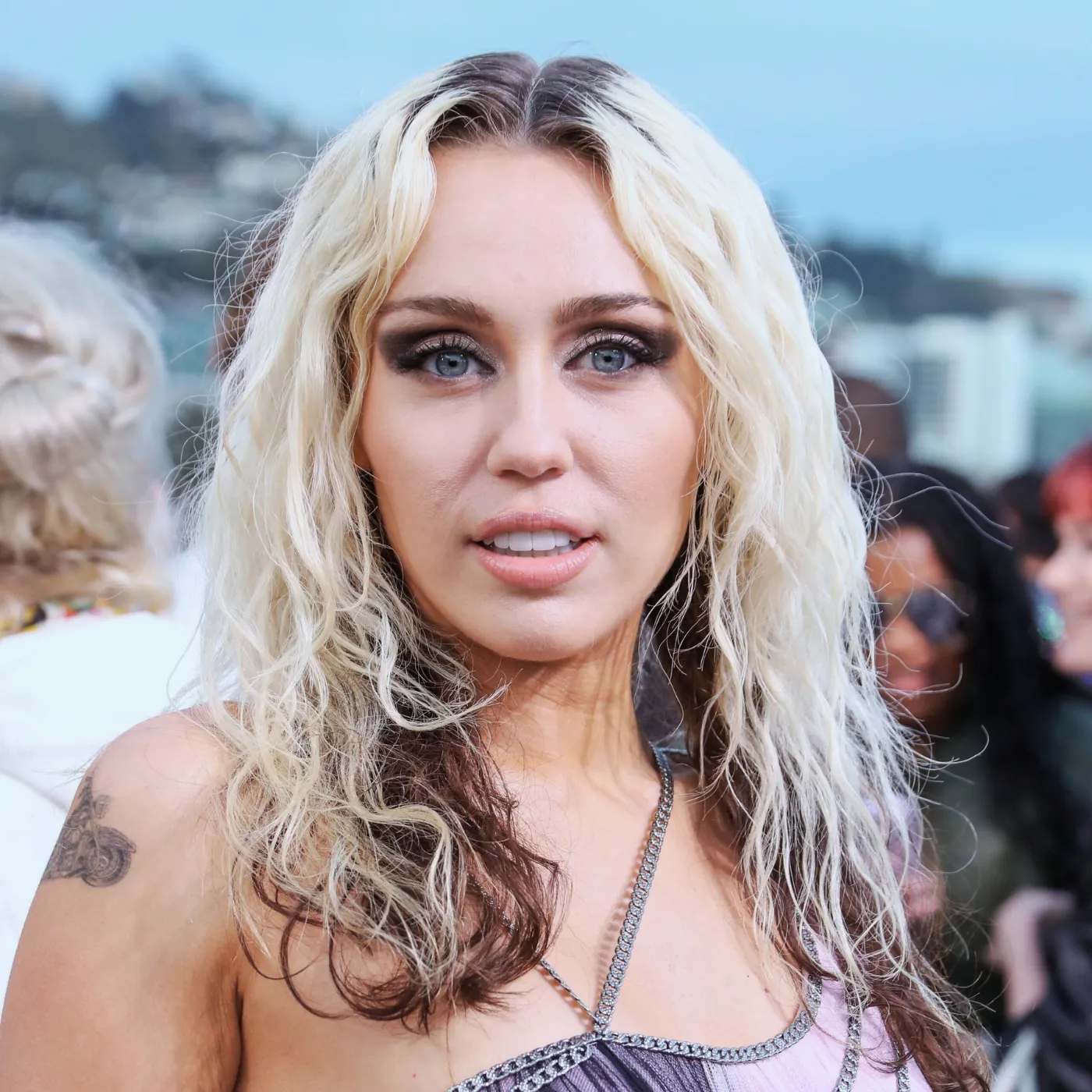 image_688e3a4f01d2a No One Recognized Miley Cyrus at First What Really Changed Her Face