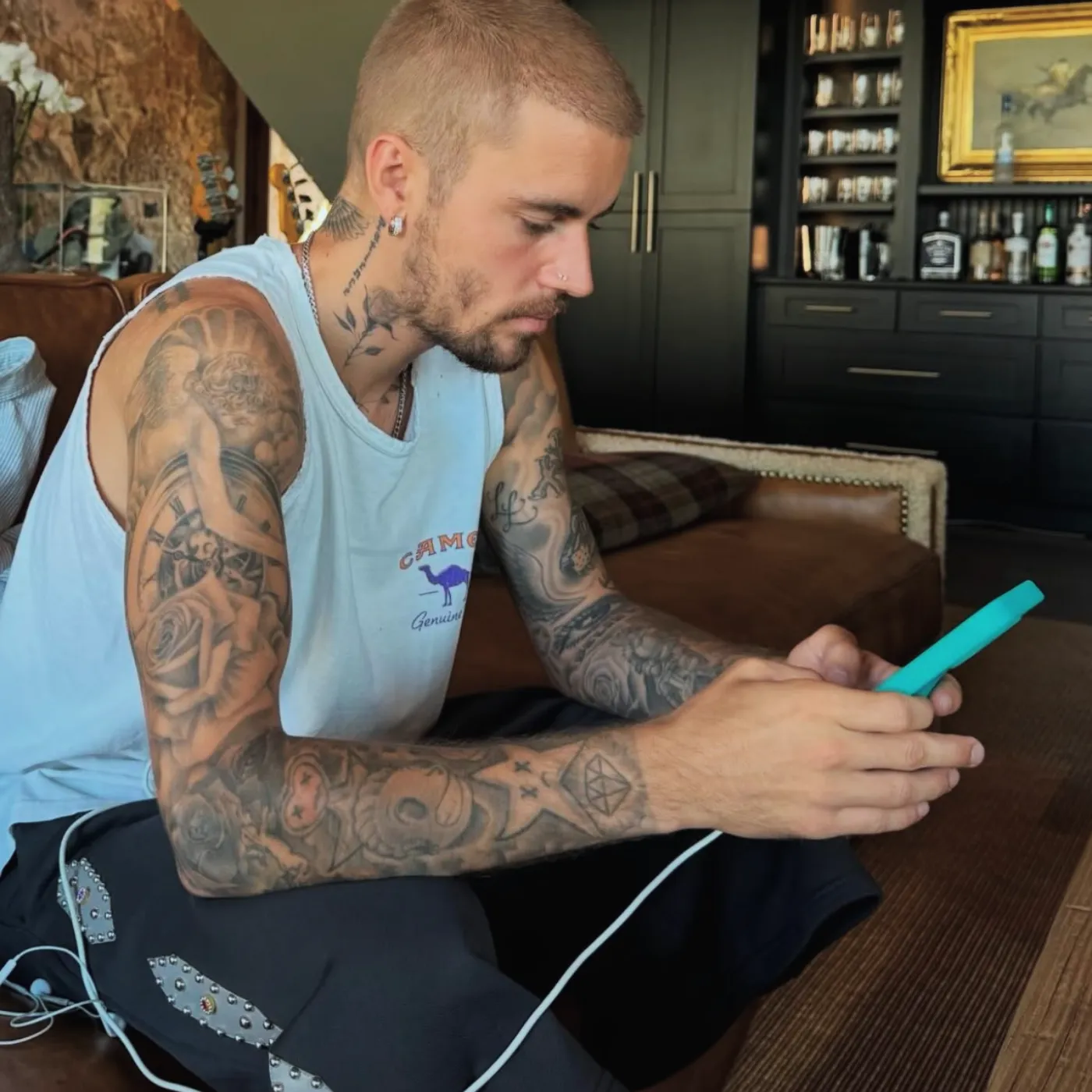 image_688fb3f7b856f Justin Bieber Stuns Lollapalooza Crowd with the Boldest Meme Drop of 2025