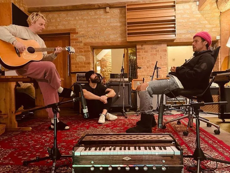 image_689038e40688e A U-Turn or Continued Success? What Is Harry Styles Hiding in His New Album?