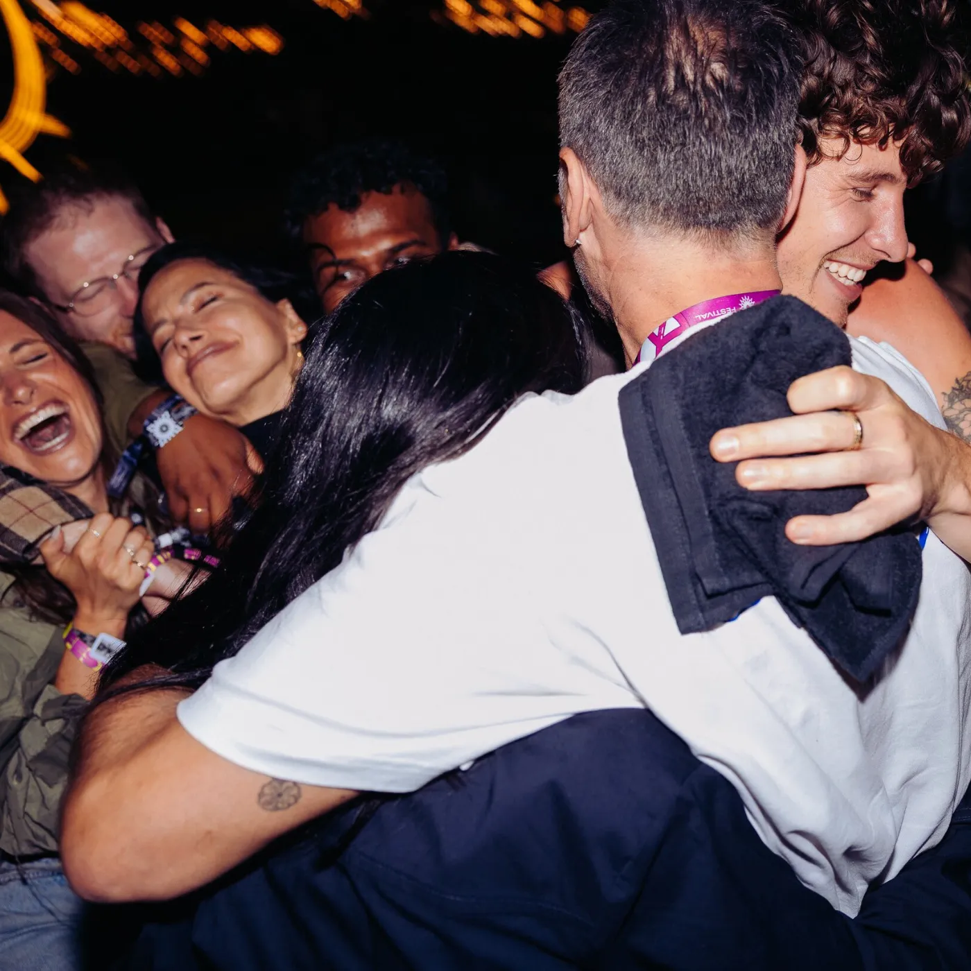 Shawn Mendes Sets Internet On Fire After Steamy Backstage Moment Fuels Dating Buzz