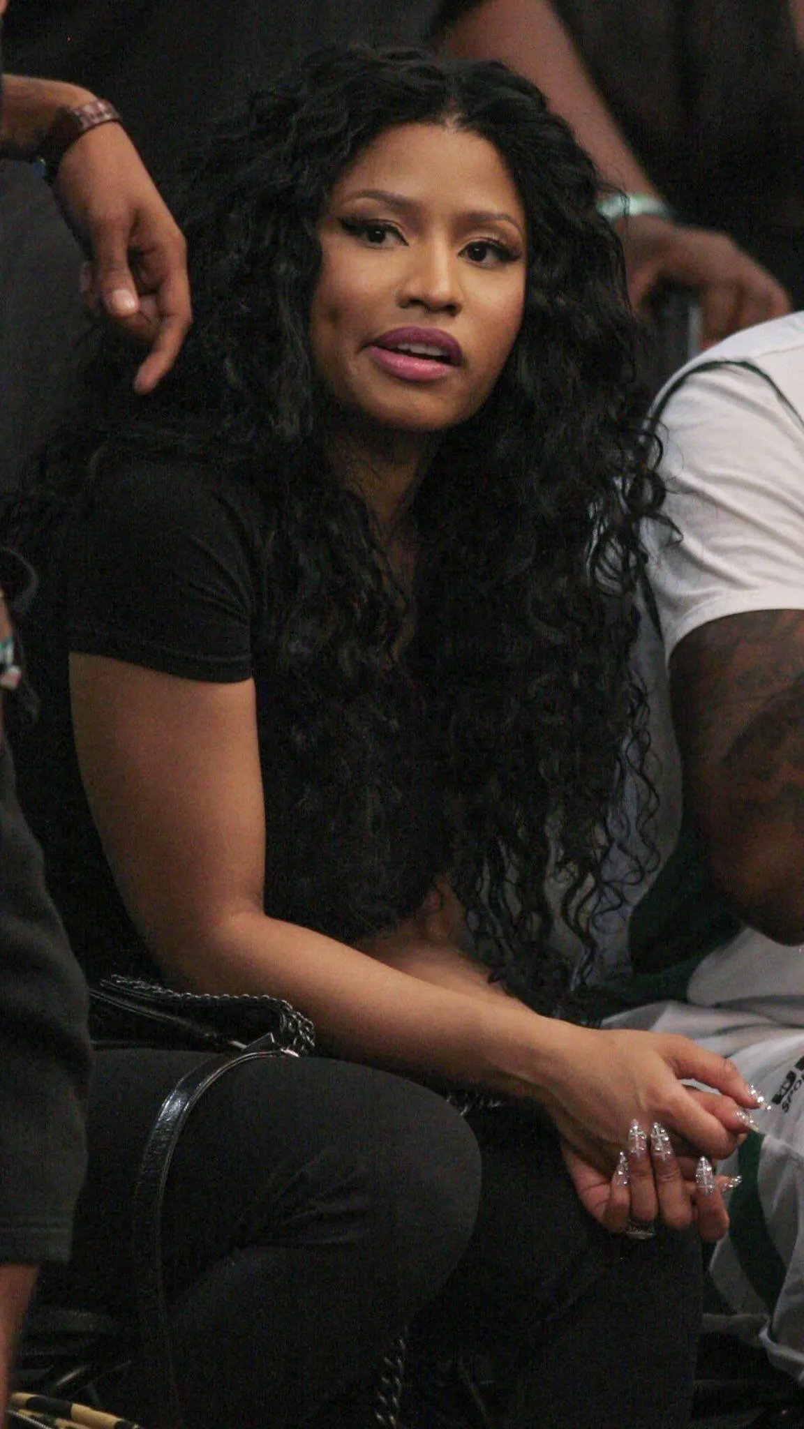 Fans Stunned as Dez Bryant Drags Nicki Minaj Into His Explosive War with Jerry Jones — What He Said Left Everyone Shook