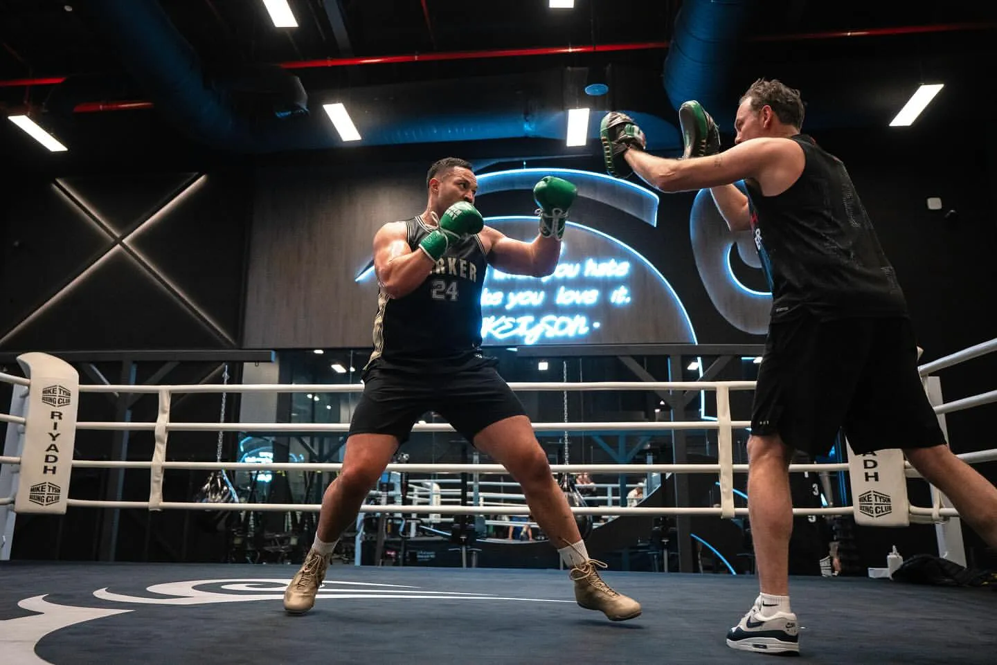 image_6890589b2e738 Joseph Parker was preparing for one last attack and a thought suddenly flashed through his mind.