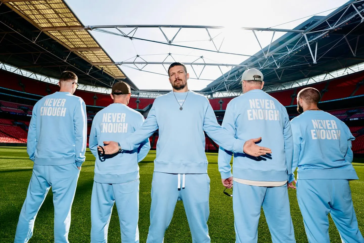 image_68905fce7b328 When giants meet: The moment Ronaldo asked for Usyk's autograph went global