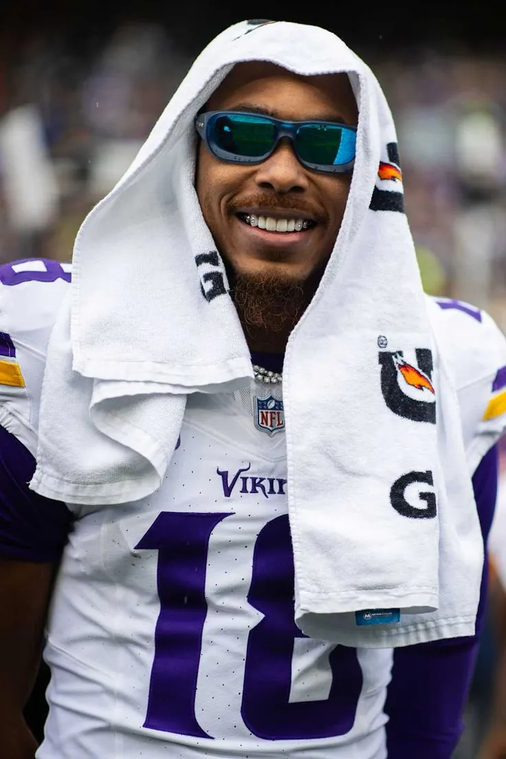 NFL Star Justin Jefferson Stuns Fans by Donating $20M Bonus to the Homeless