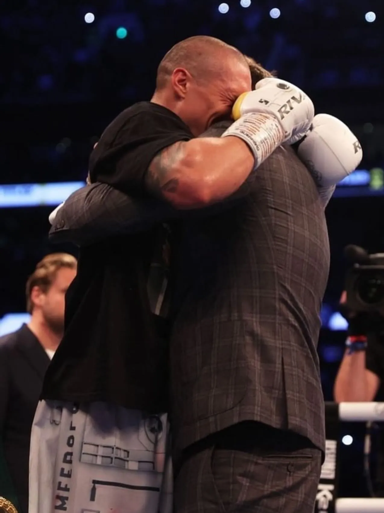 image_689064a633401 Why did Usyk choose to cut off his right hand, Krassyuk at the most sensitive moment?