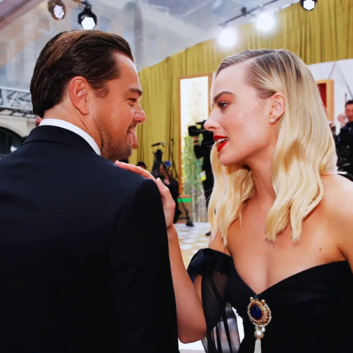 image_6890e30eb9d8b Real Slap From Margot Robbie to Leonardo DiCaprio Stuns Film Crew in Explosive Set Incident