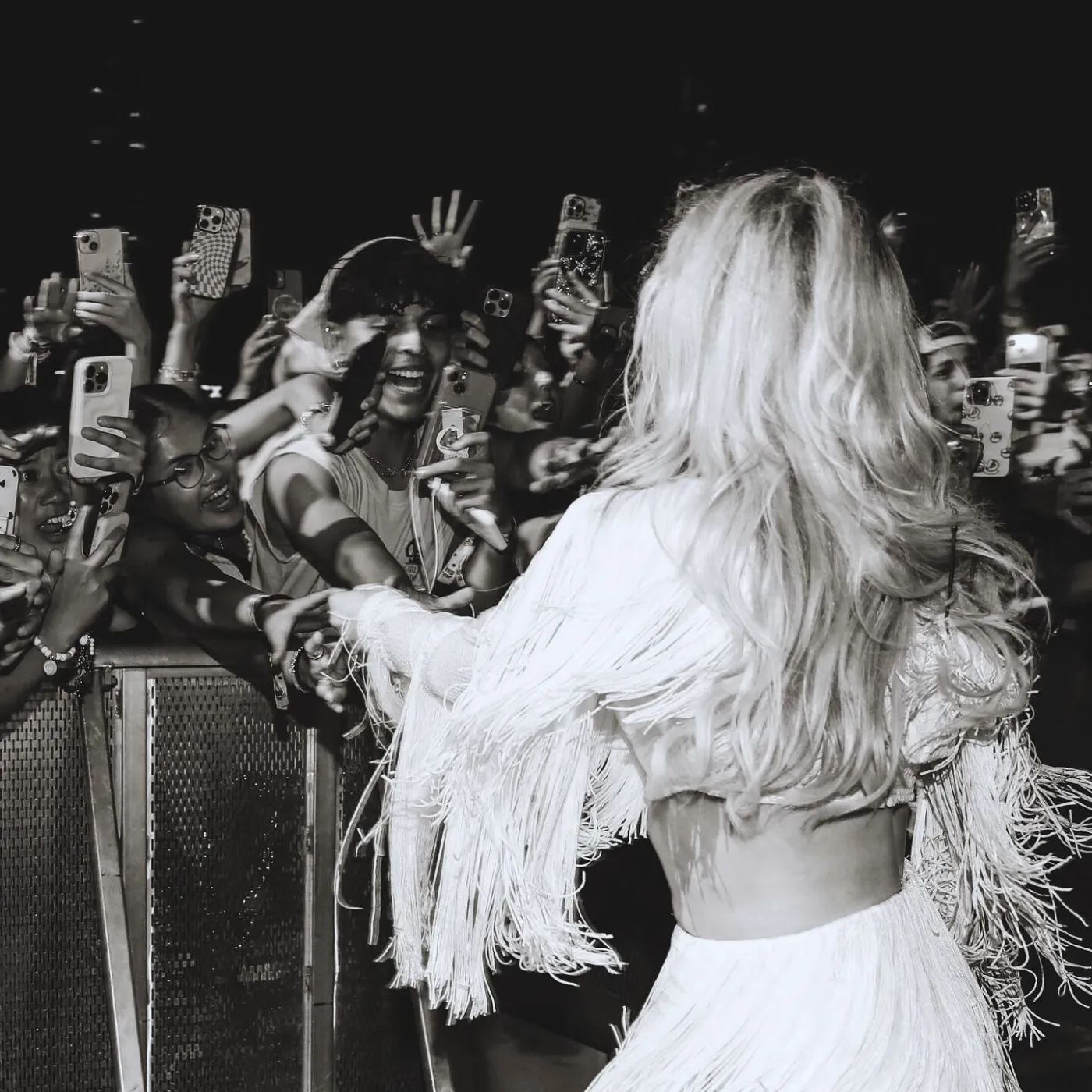 image_68912dd7c7bfc Lollapalooza Crowd Silenced As Sabrina Carpenter Breaks Down In Front Of TWICE