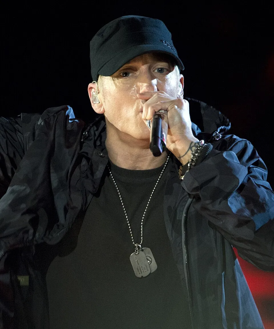 Fans Are Shocked As Eminem’s 20-Year-Old Track Just Took Him Somewhere He’s Never Been Before