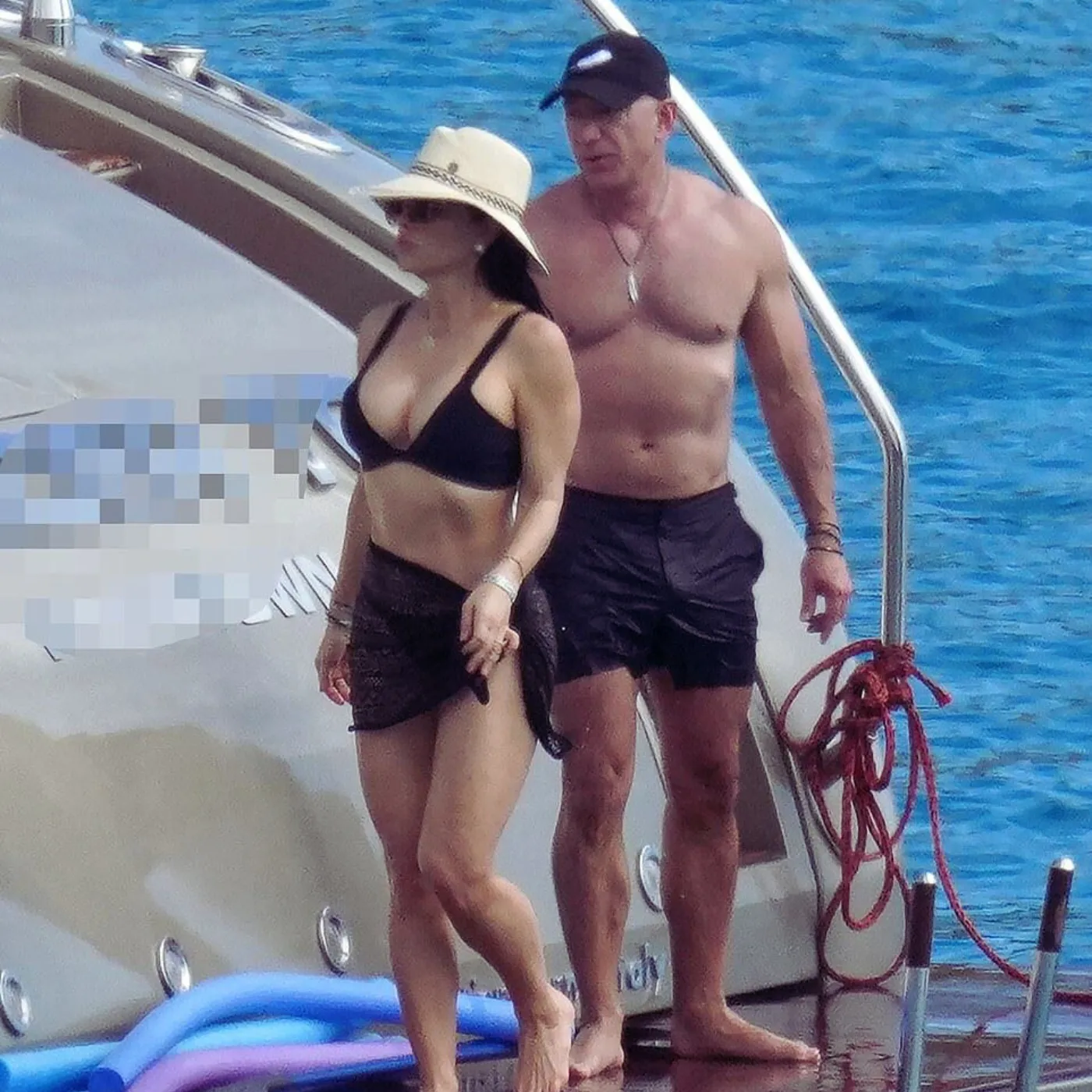 image_689194245a406 Jeff Bezos And Leonardo Dicaprio Vanished At Sea Then Everything Changed