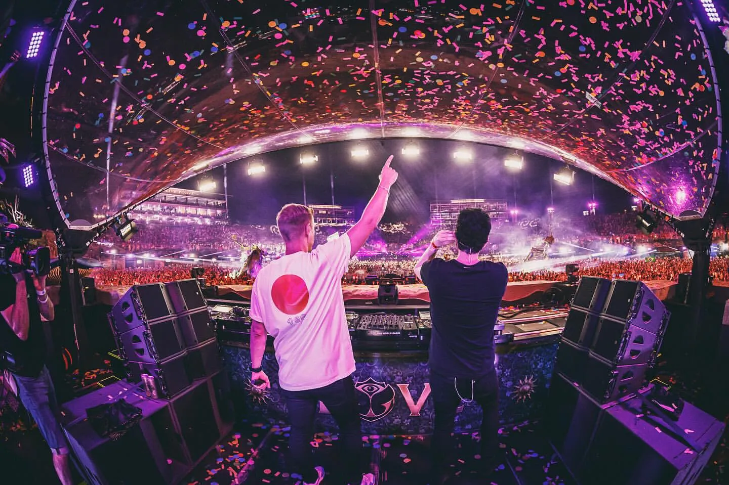 The audience cheered as they tried to force an artist performing alongside Armin van Buuren off the stage due to his personal scandal.