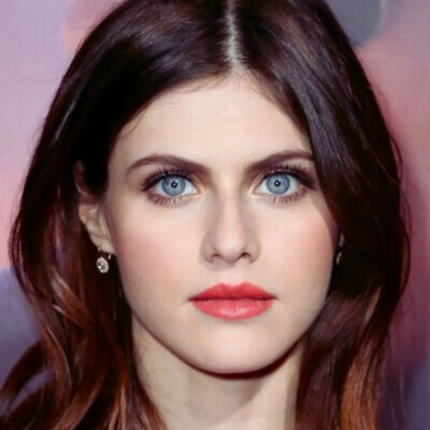 image_6891dc698c13c Emilia Clarke Slammed In Viral Face-off With Ice-eyed Queen Alexandra Daddario