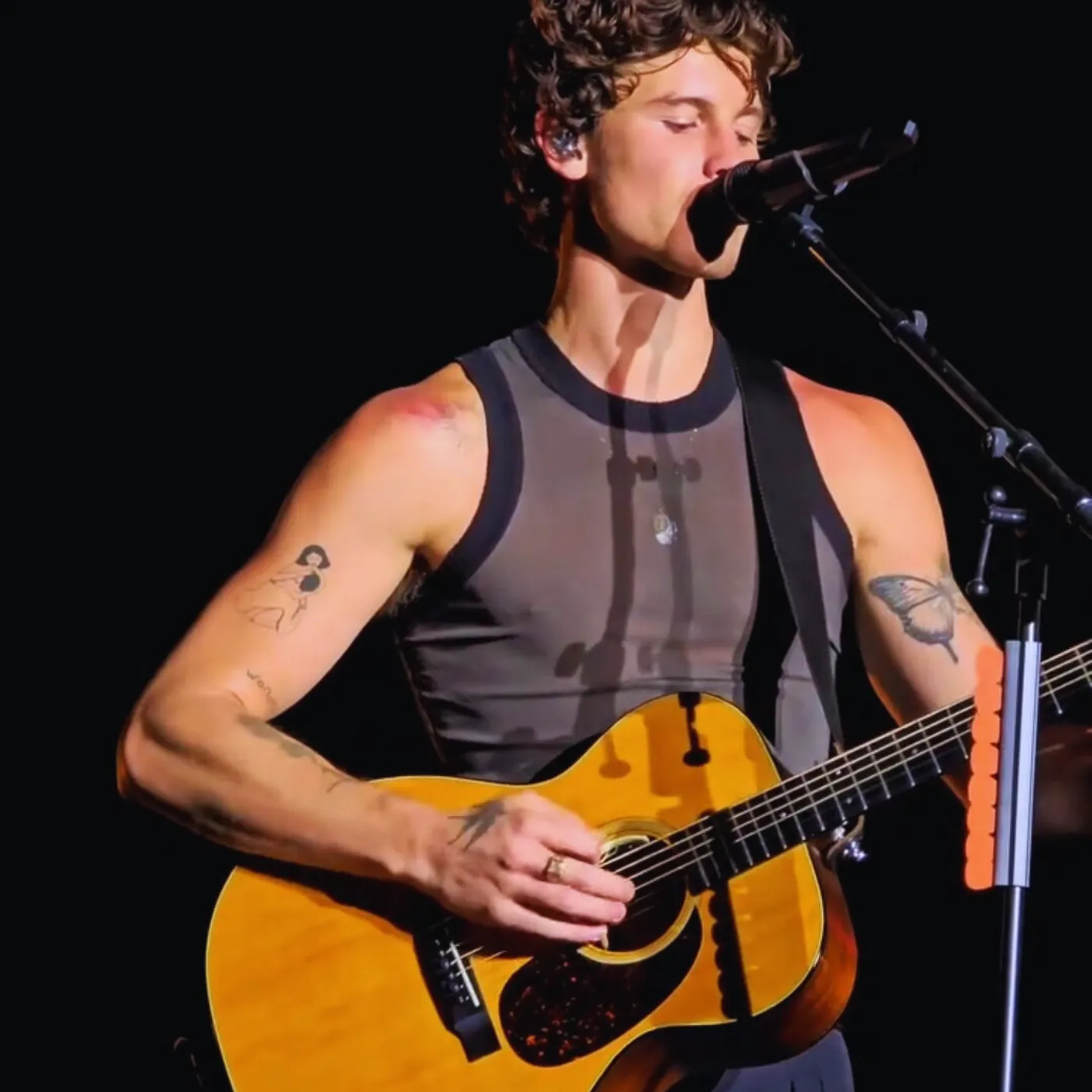 image_68921e5e3d45e Krakow Goes Wild Over Shawn Mendes Merch Fail