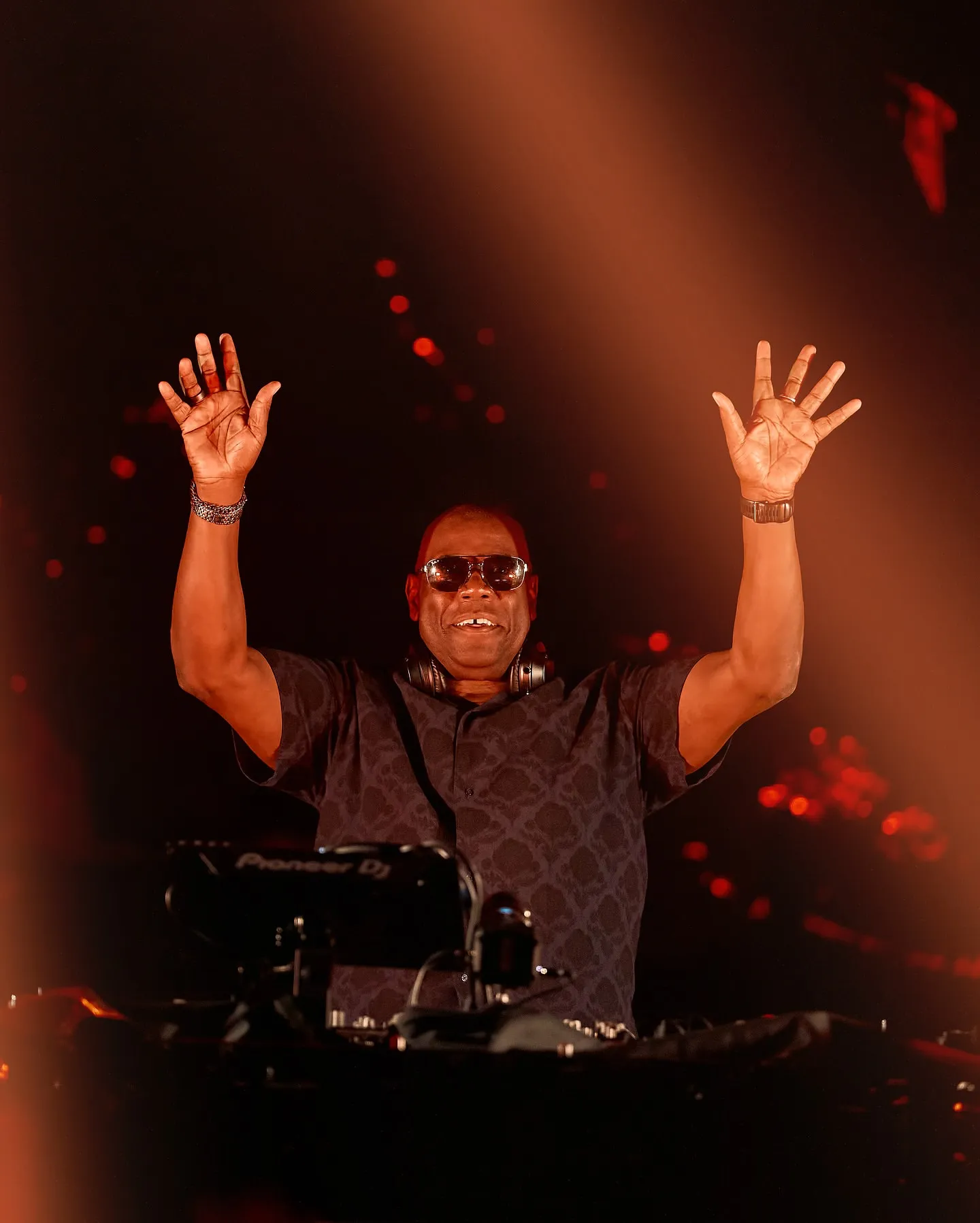 Carl Cox collapsed in the middle of his birthday party because of his fans' actions. This will surprise you.