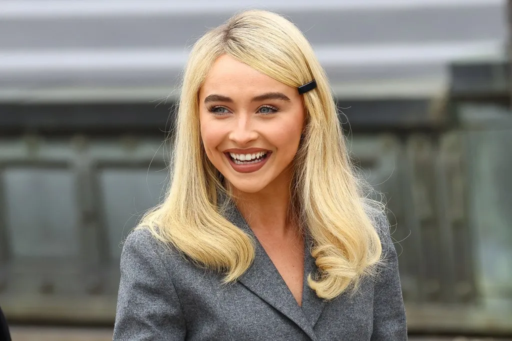 image_6892c9f9bc2b3 Sabrina Brought the Legendary Earth, Wind & Fire On Stage – But Was It Just to Throw Shade at Olivia Rodrigo?