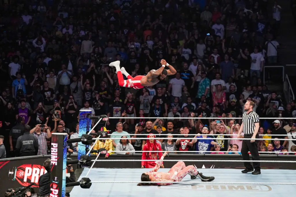 image_6892d5ac99a4d Bianca Belair Cheers Her Husband to the Top of WWE – But Had to Teach Him How to Climb Without Shaking!"
