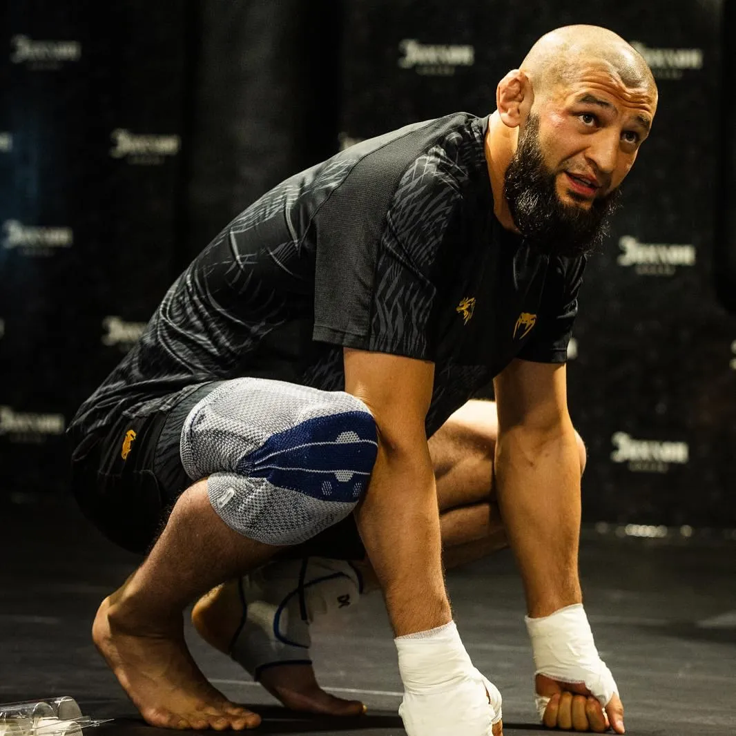 What Fate Awaits the Little Wolf? Khamzat Chimaev Faces the Beast, Dricus Du Plessis