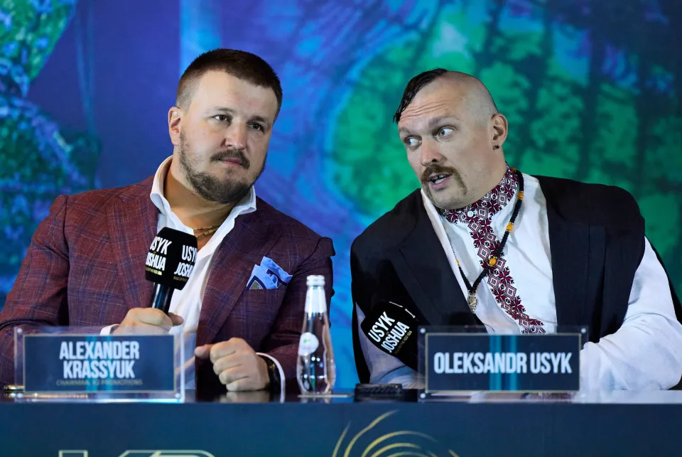 Is This the End? Usyk’s Ex-Promoter Drops Bombshell Hint About Retirement – MMA, Jake Paul, or Just Done?