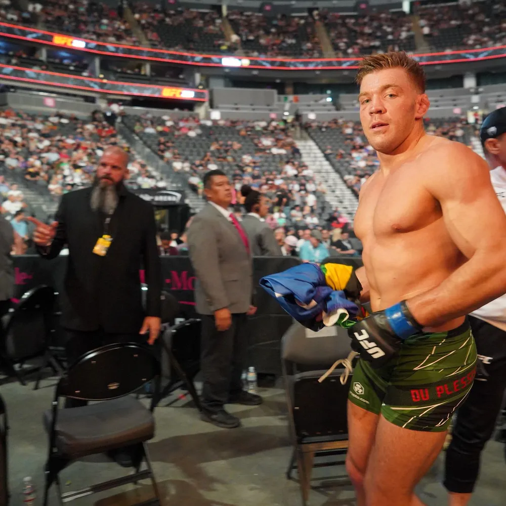 image_6892fe2ea87d7 Du Plessis – The Sheepish Wolf or the Mastermind? How He Plans to Outsmart the Real Beast, Chimaev