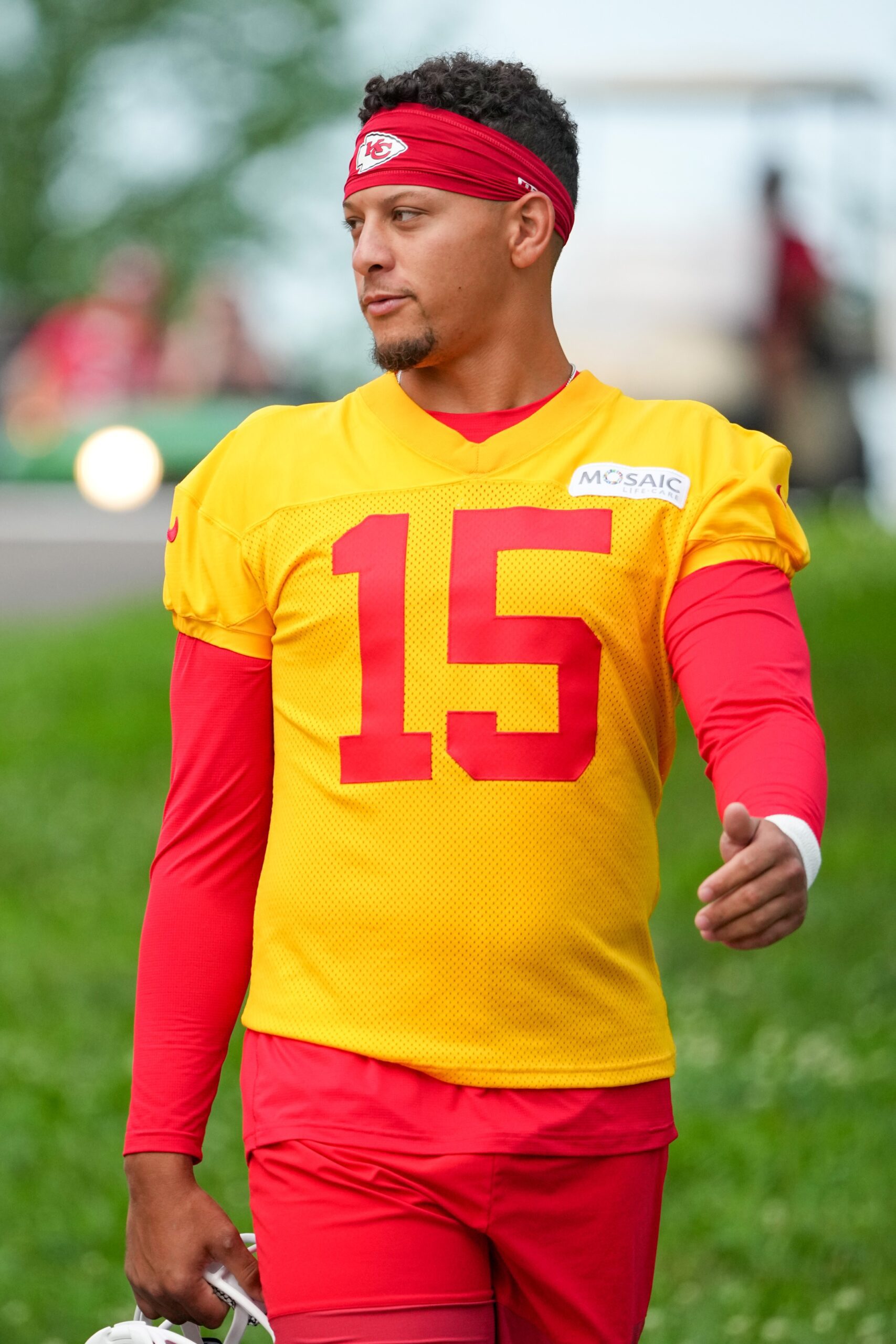 image_6893028d46545 NFL Ref Finally Breaks Silence on Accusations That Patrick Mahomes Gets Special Treatment — Fans Are Divided