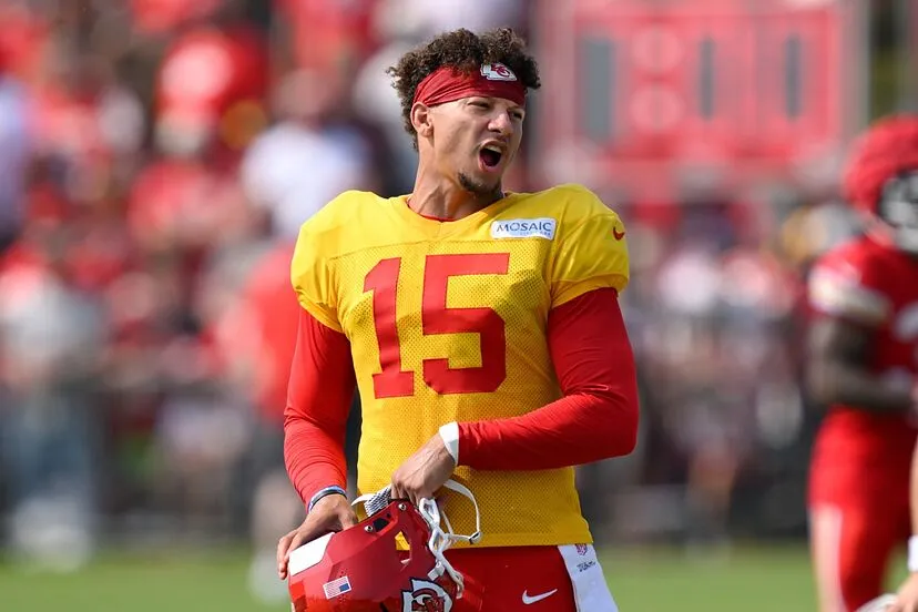 NFL Ref Finally Breaks Silence on Accusations That Patrick Mahomes Gets Special Treatment — Fans Are Divided
