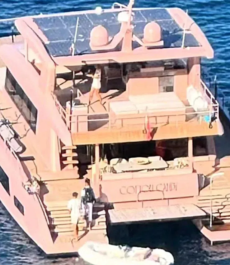 image_6893fe33c7b3a Caught on Camera? Harry Styles Accused of Going Too Far on $10M Yacht — Internet Reacts to ‘Rich and Annoying’ Moment