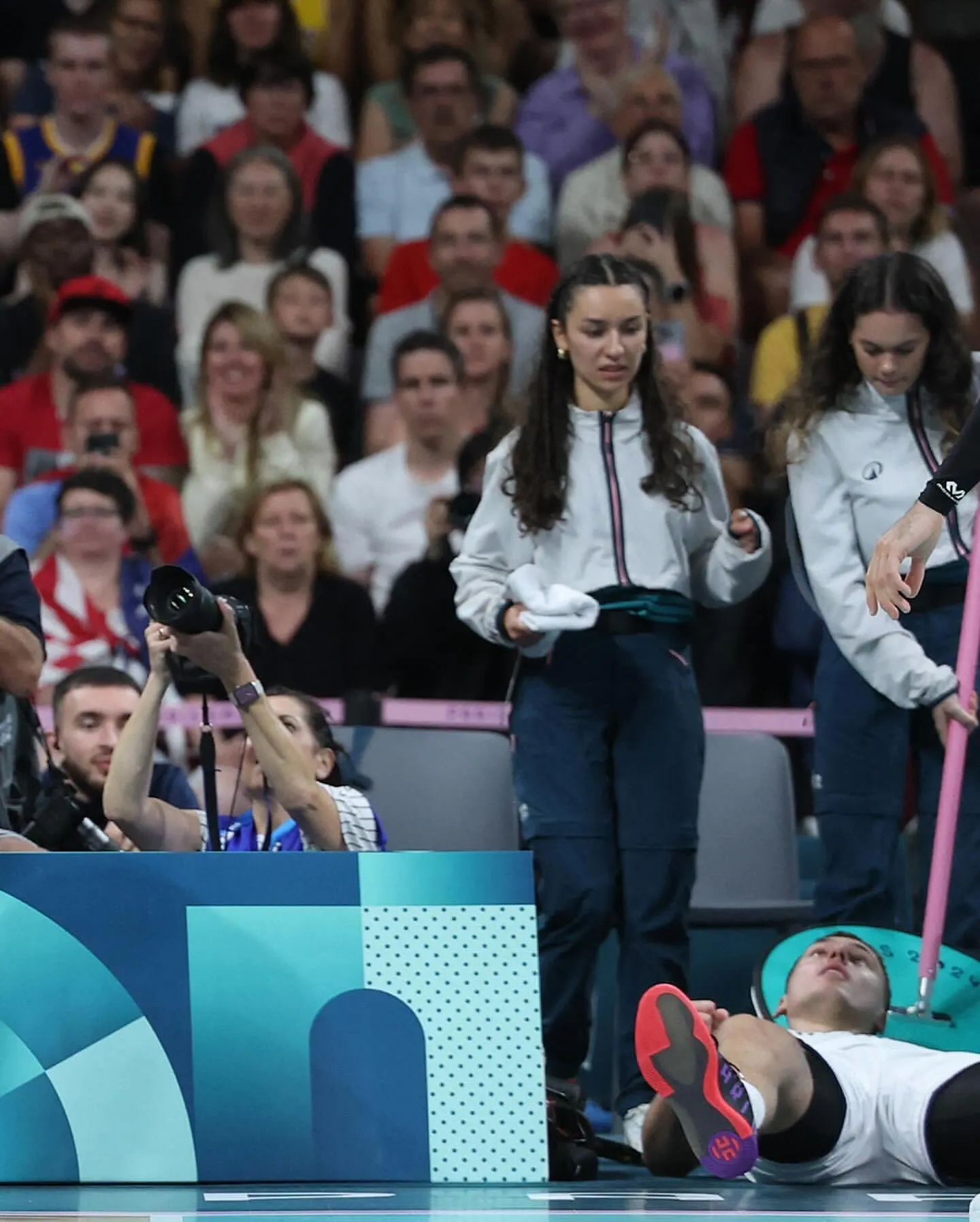 image_6894171fd9725 LeBron James executed a dirty dribble move that caused a serious injury to a part of the opposing player's body.