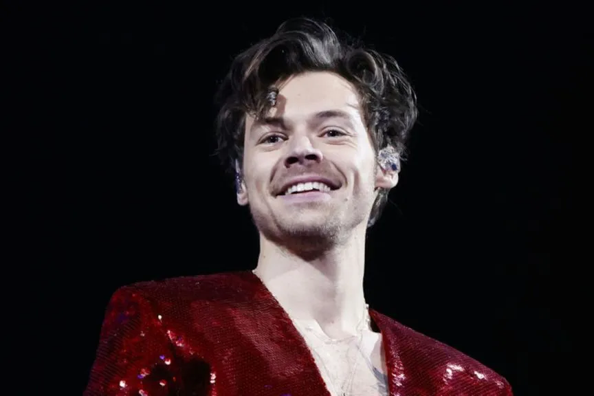 image_68941e931348d Vacation Mode or Social War? Harry Styles Parties Till Sunrise — Internet Calls Him “Rich and Irritating