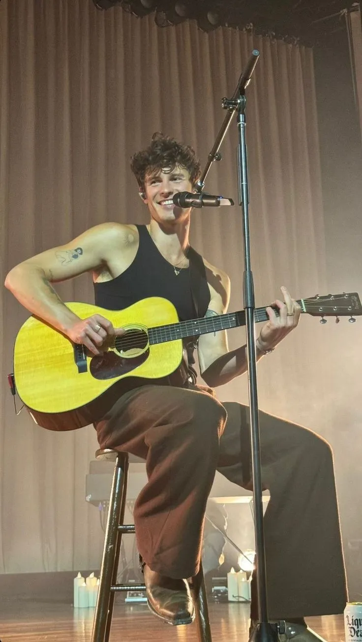 image_68942e40f0a58 They Stood So Close, Looked at Each Other So Long – Are Shawn Mendes and Dua Lipa Sending a Signal on Stage?