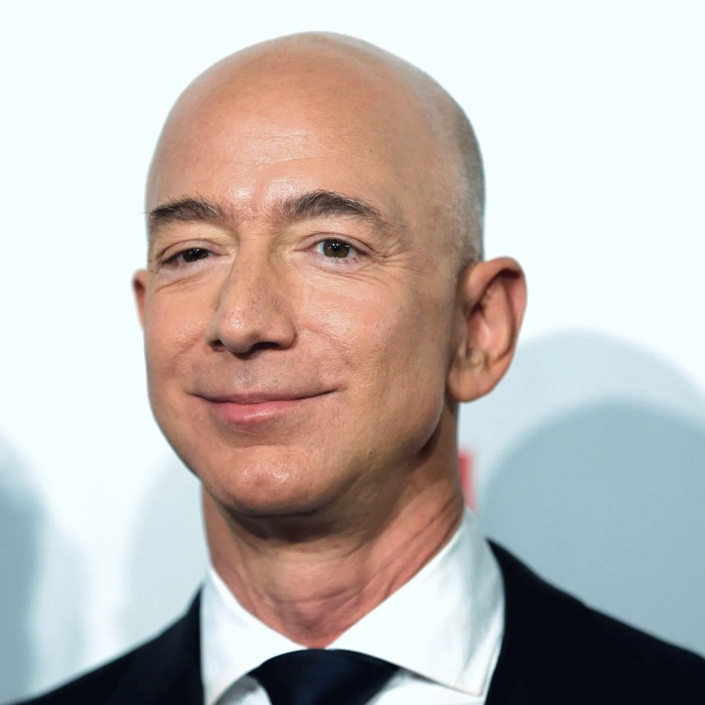 image_68944bcfb2dfb Jeff Bezos Watches As Lauren Sanchez Sets Ibiza Dance Floor On Fire