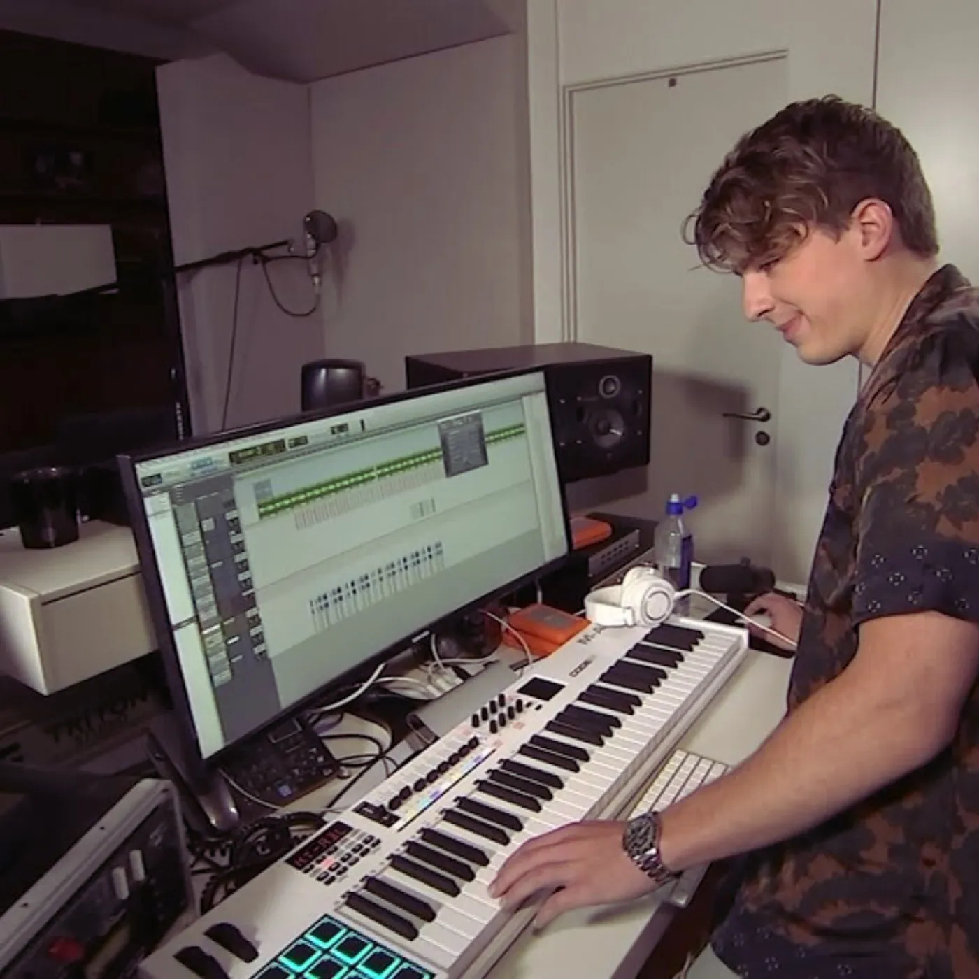 Charlie Puth Just Exposed What Most Artists Try to Hide