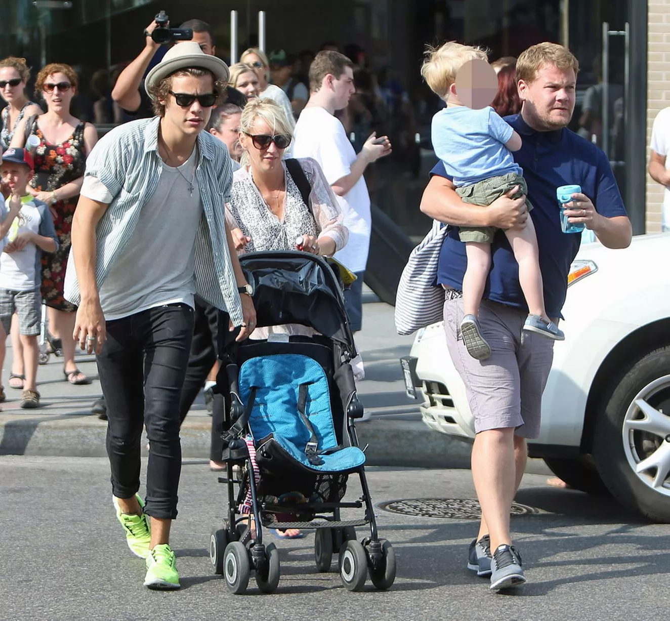 image_689554990fa02 When Harry Styles Pushed a Stroller Through NYC — The Day He Melted Hearts and Won James Corden’s Family