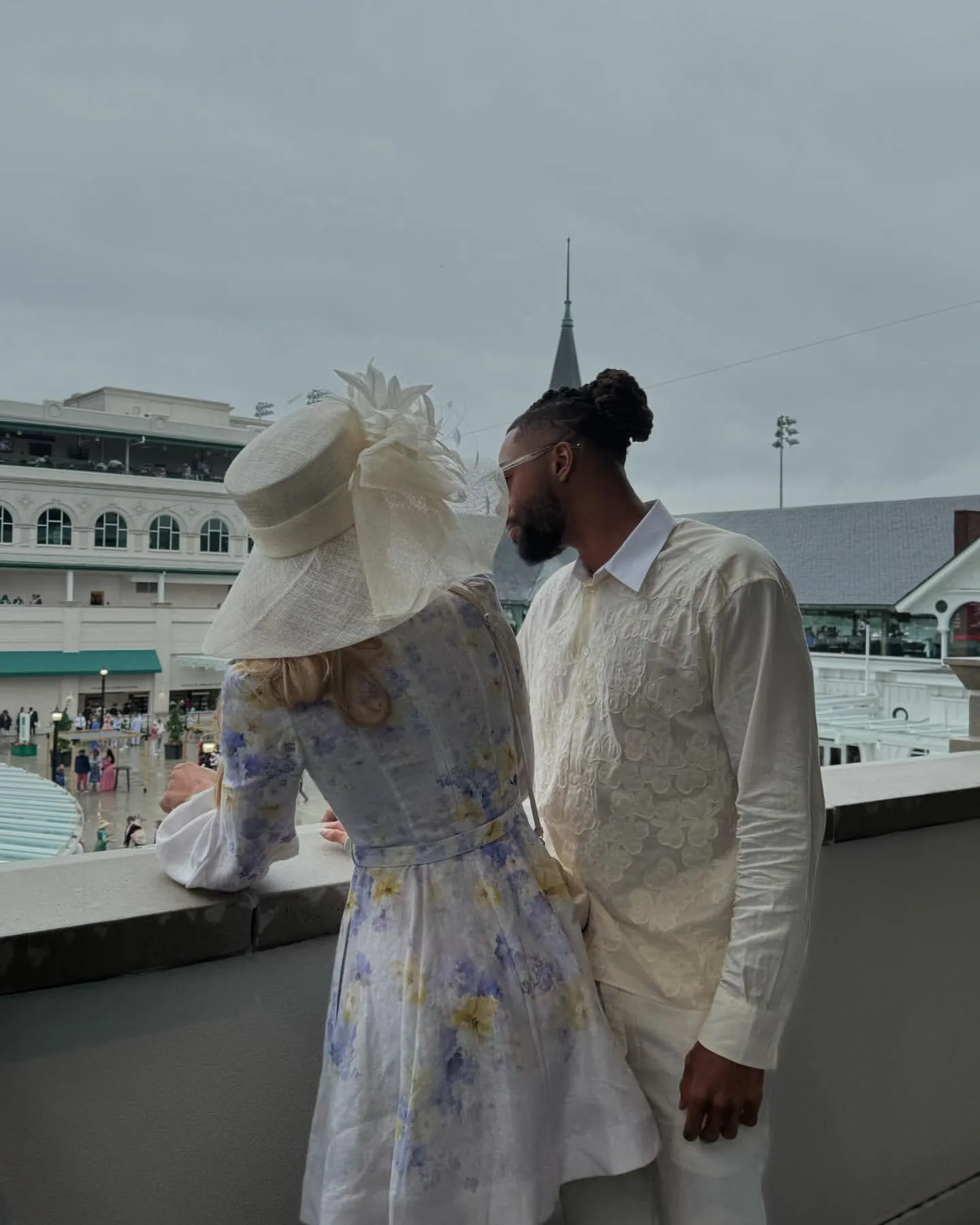 image_68955be287c11 D'Angelo Russell is accused of having an affair with another woman despite being married.