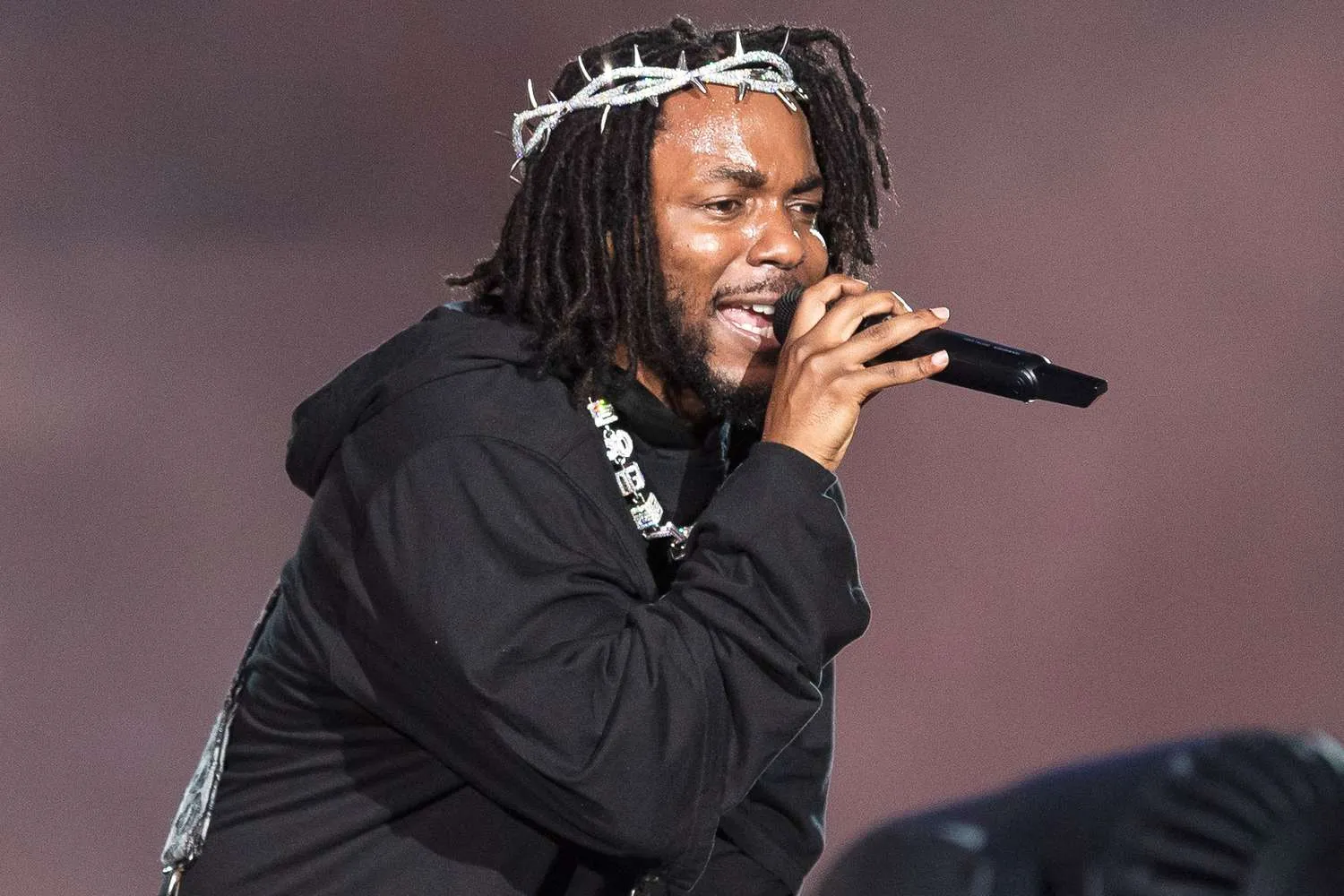 image_68955cace0412 Not Like Us” Blasts Through the Olympic Stadium Again – But Steph Curry’s Reaction Was the Twist No One Saw Coming