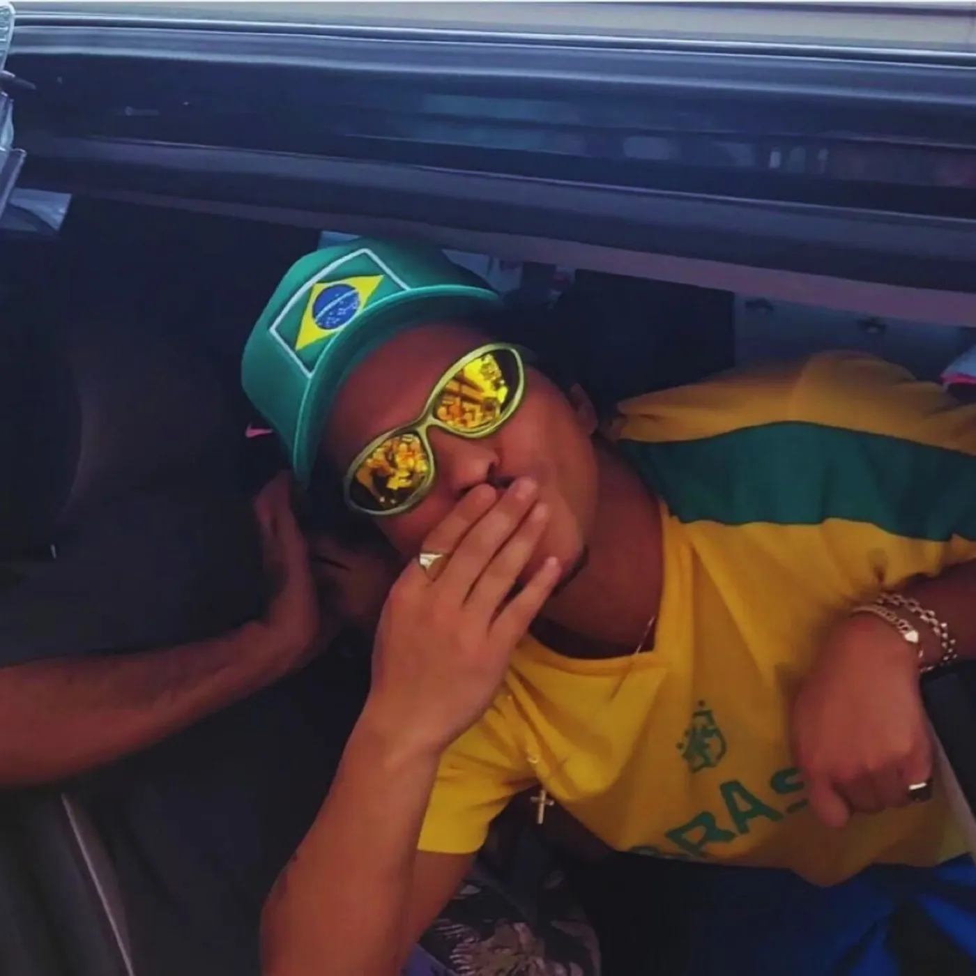 image_689560cdd535d Bruno Mars Shuts the Internet Down After Calling Lady Gaga Rosé 'My Girls'