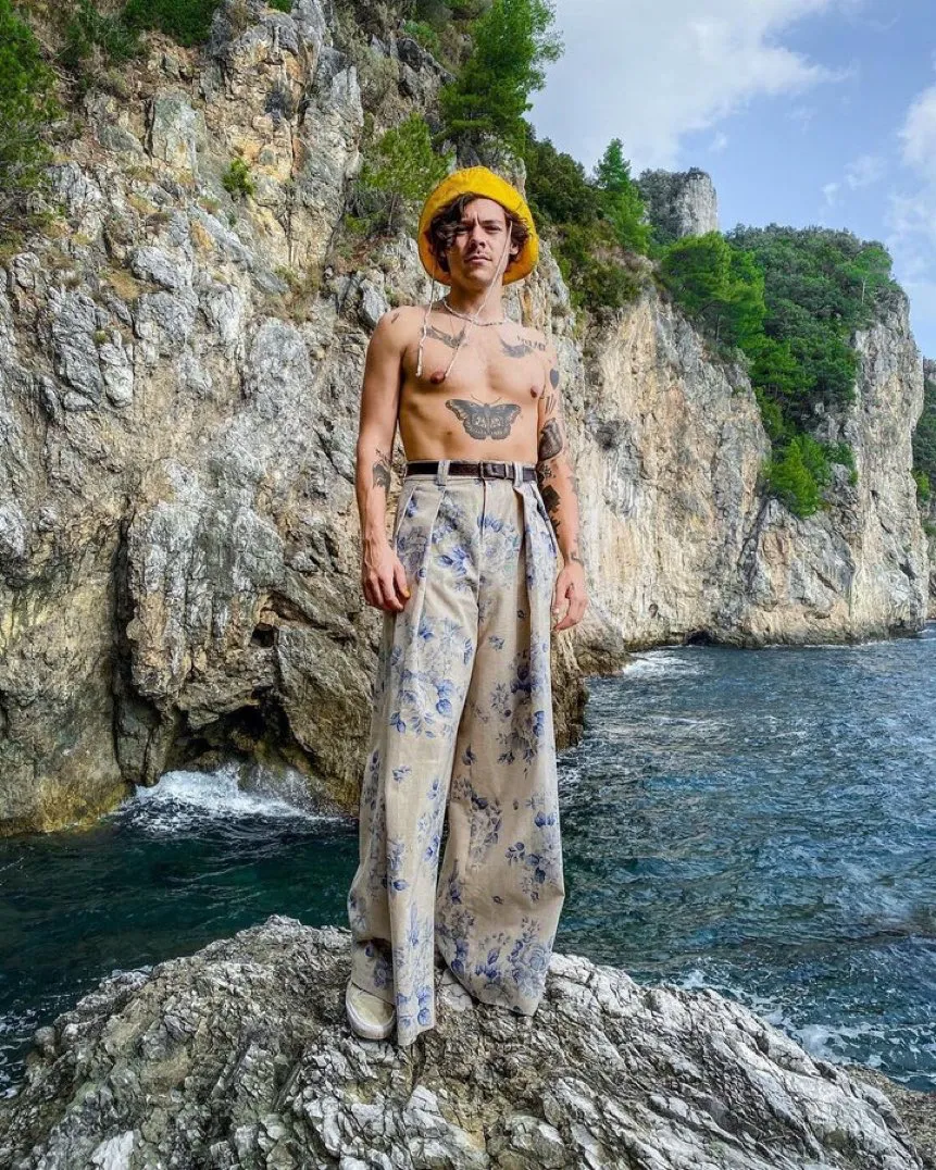 image_689574a4d28a7 1 Billion Streams and Not a Single Gimmick – Is ‘Golden’ Silently Mocking Gen Z Pop Stars?