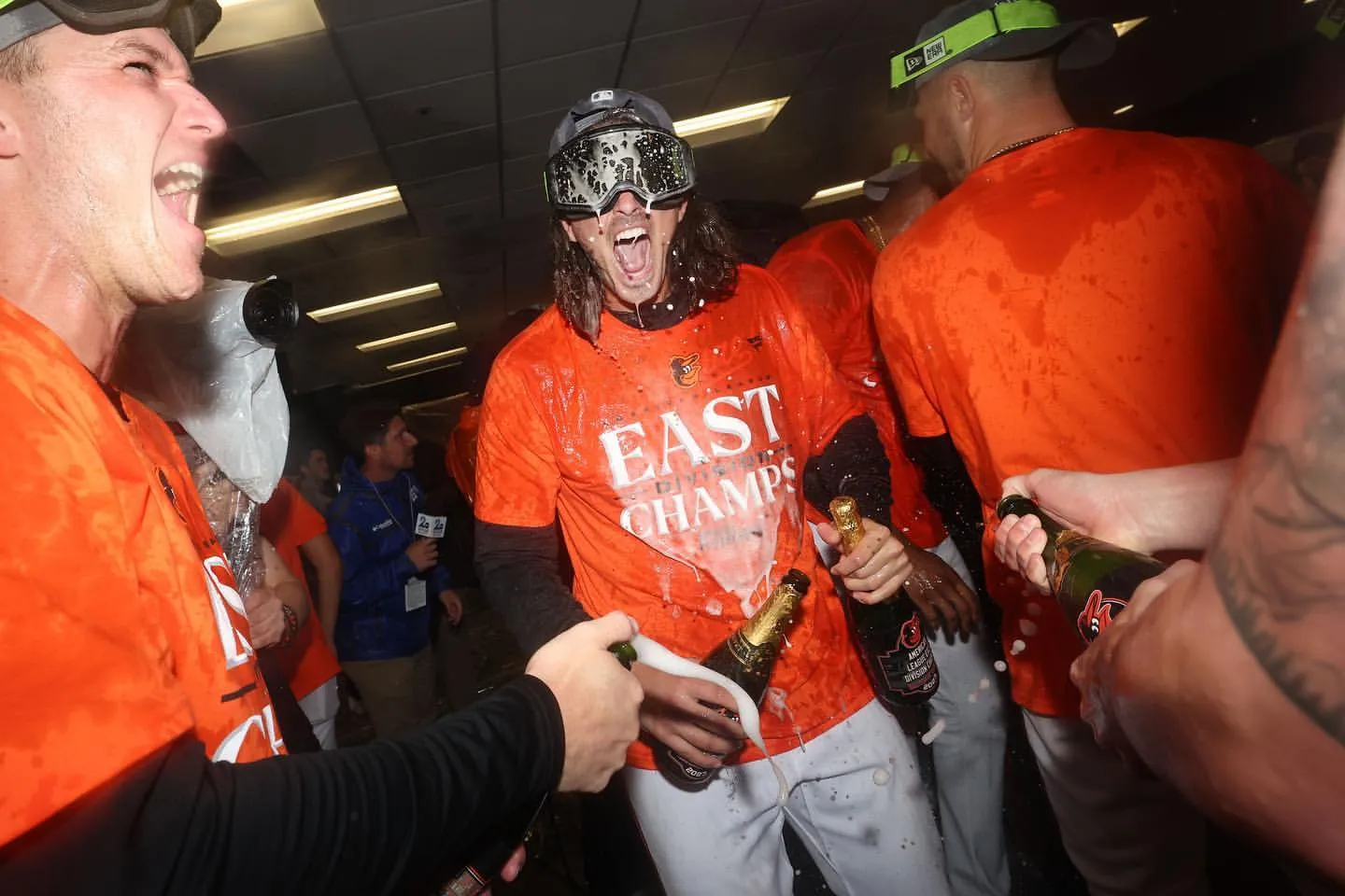 image_68957fed0cbd9 Dean Kremer Celebrates So Much He Forgets His Image - Fans Surprised to See Behind the scenes Photos