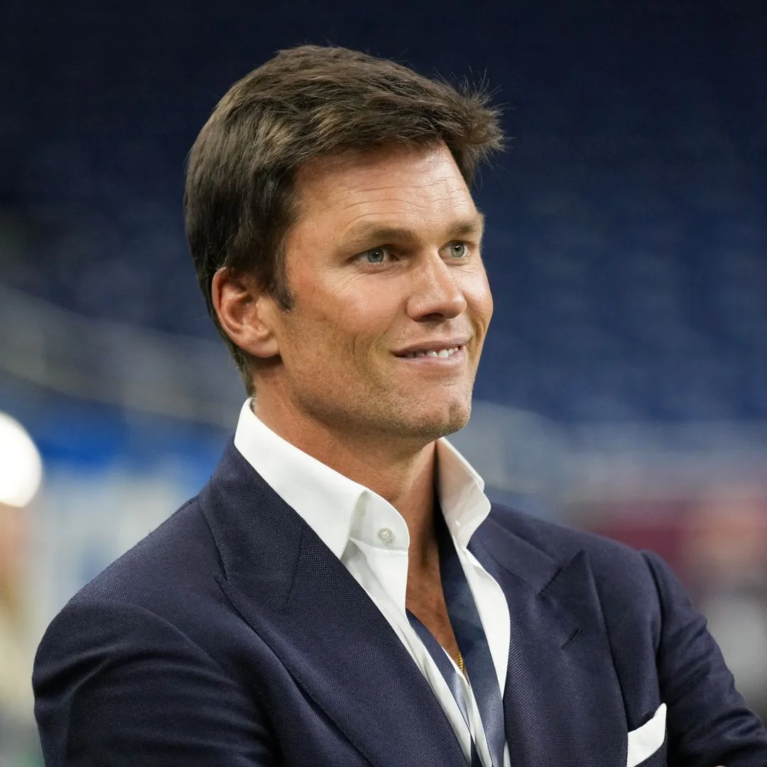 Travis Kelce Shocks NFL Fans — Demands Tom Brady Be Banned From the Booth After Explosive Referee Comments