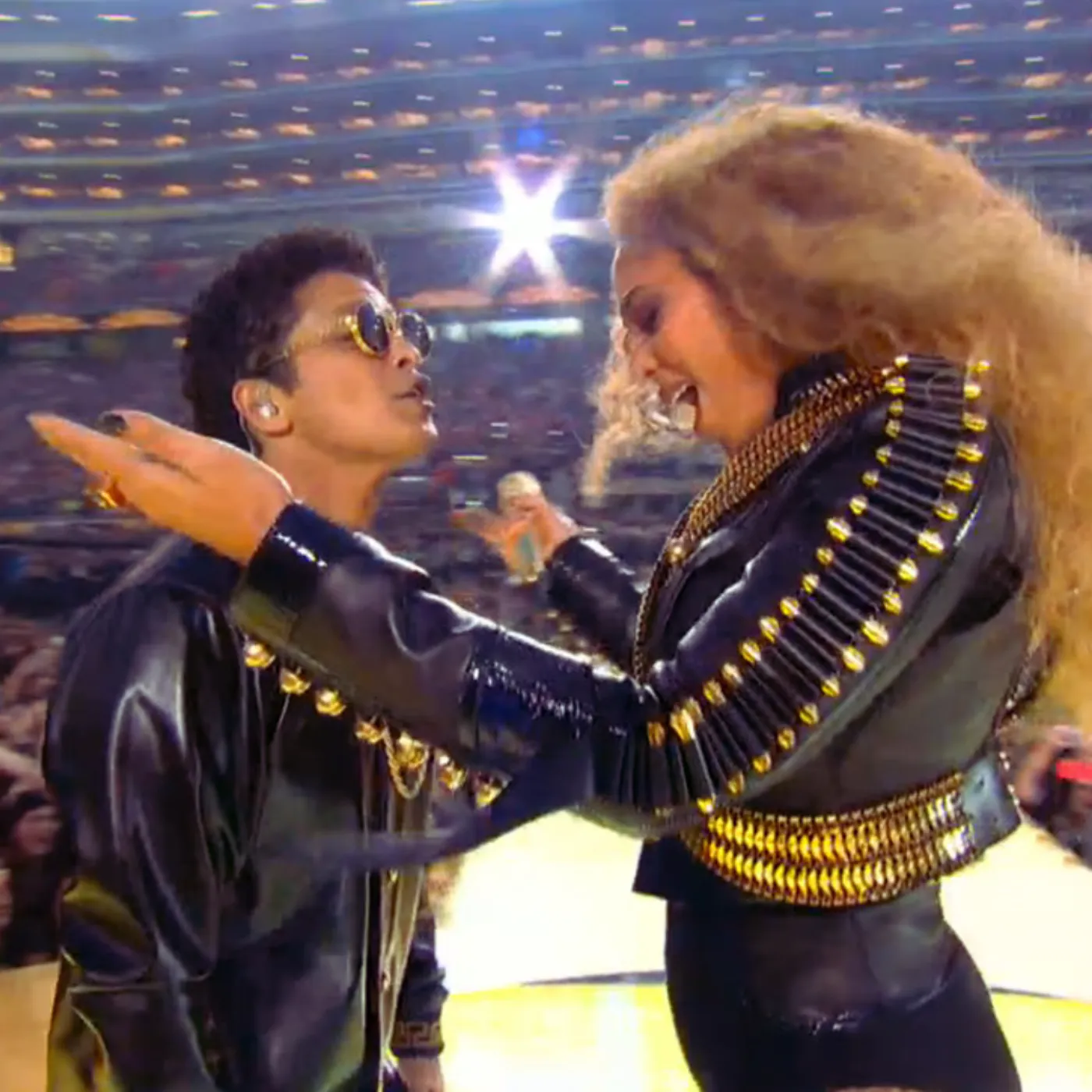 image_689602f1d9efd Bruno Mars Froze As Beyoncé Calmly Crushed Cheetos Before Super Bowl Madness