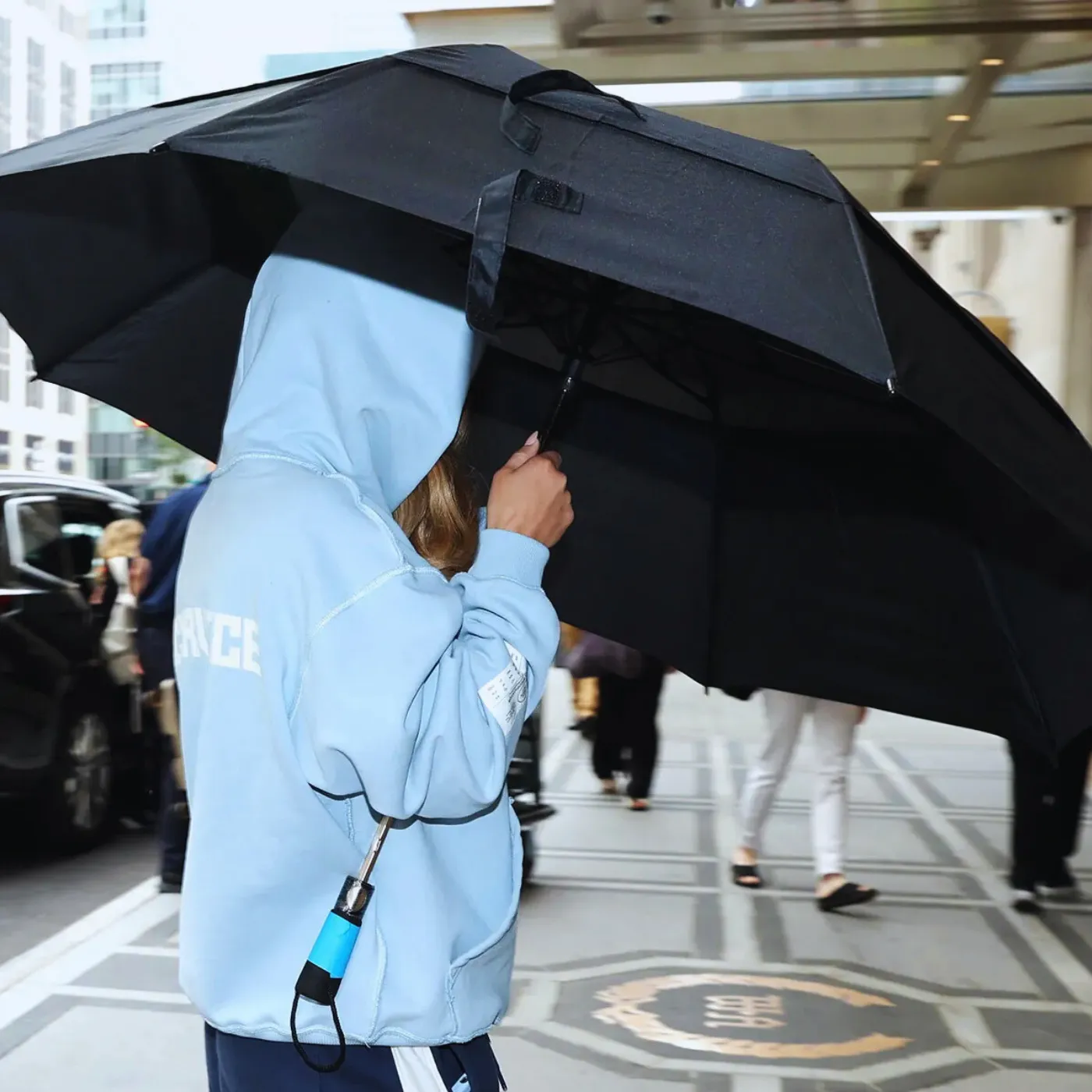 image_68965751d2491 Sydney Sweeney’s Secret NYC Shoot Sparks Fashion World Conspiracy