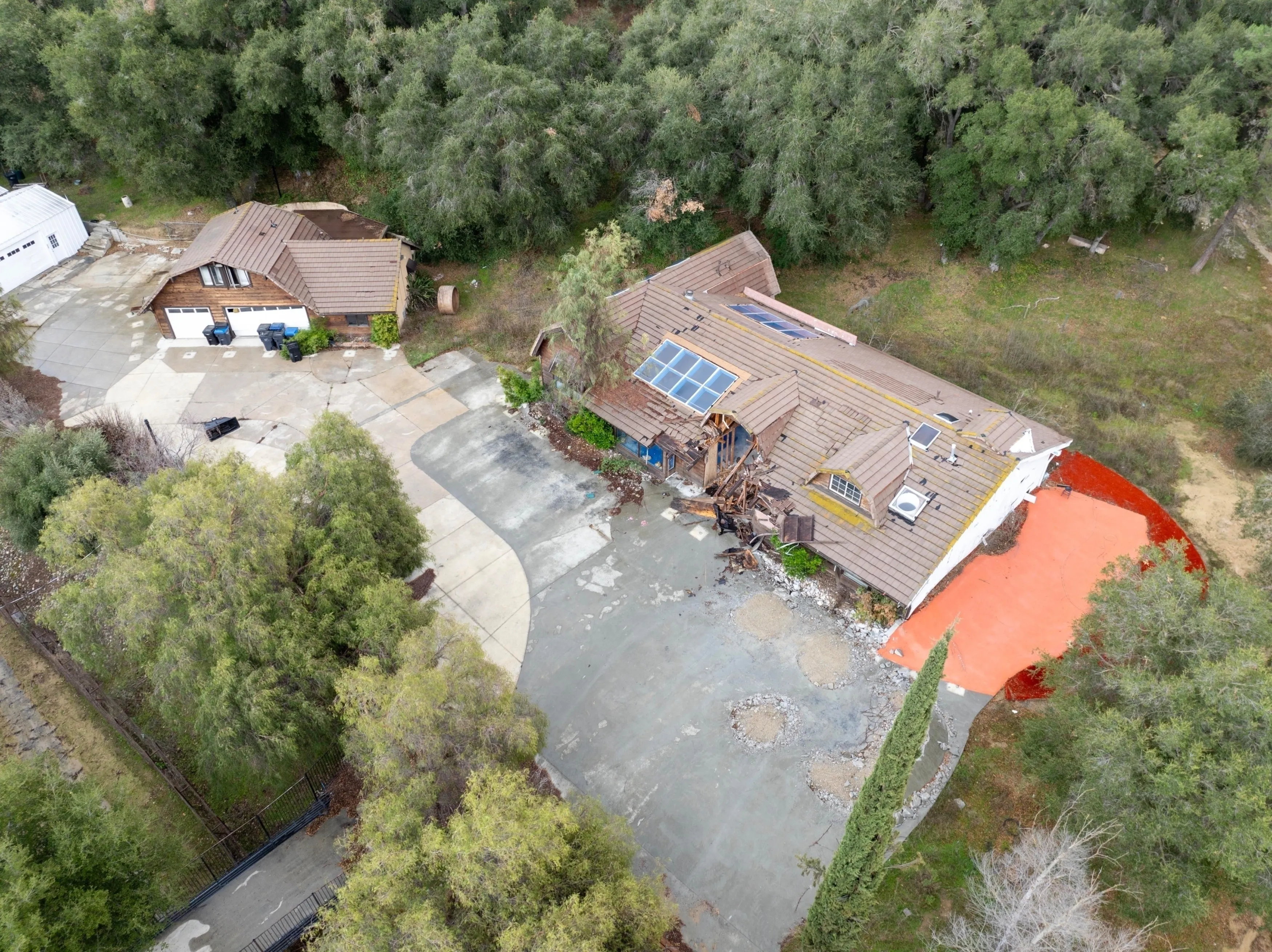 image_6896a0a1268d9 From “Holy Sanctuary” to Ashes – Kanye West Is Selling His Burned-Down Church and Calabasas Ranch to… Save His Wallet?