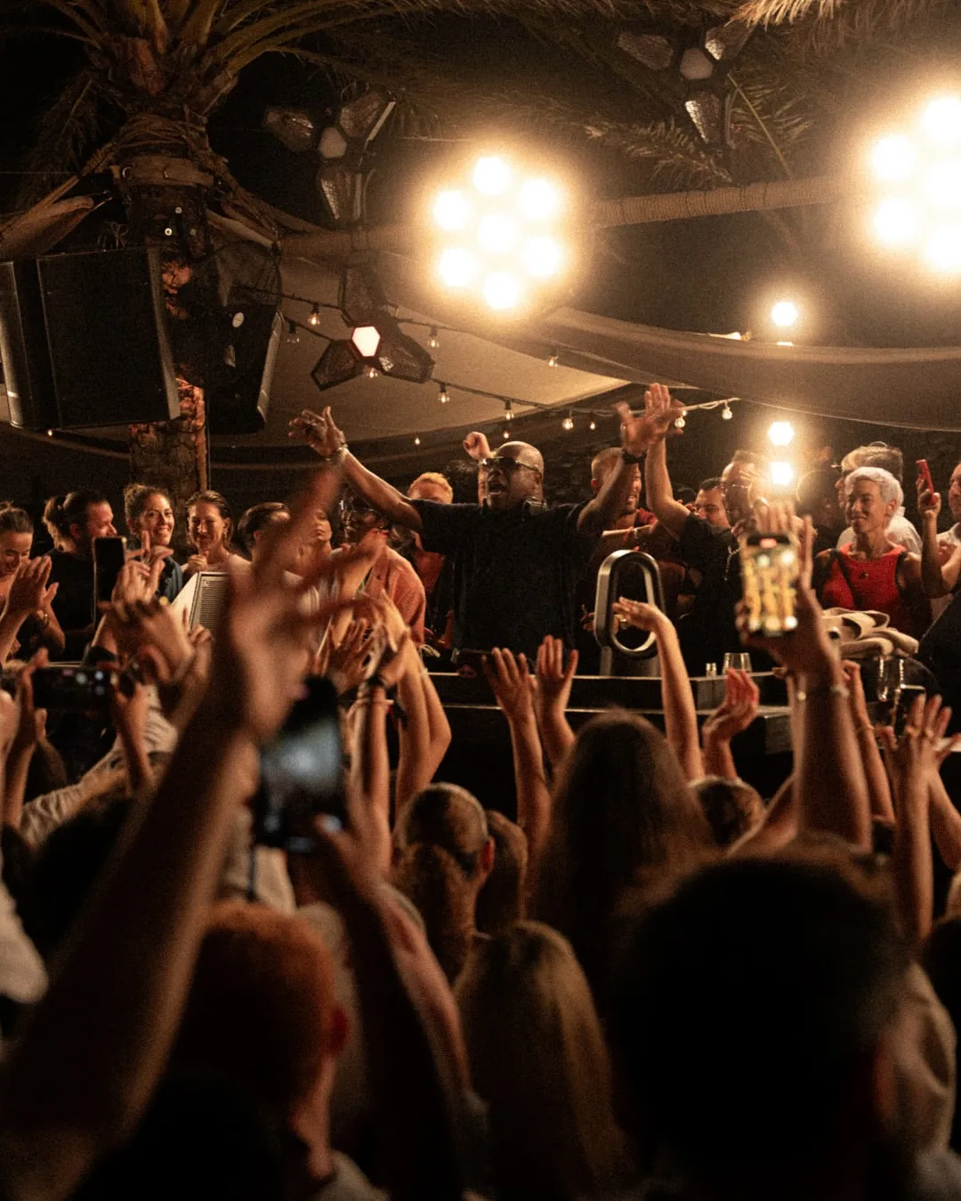 image_6896ce738136f The crowd cheered and went wild as a mysterious object appeared on Carl Cox's stage.