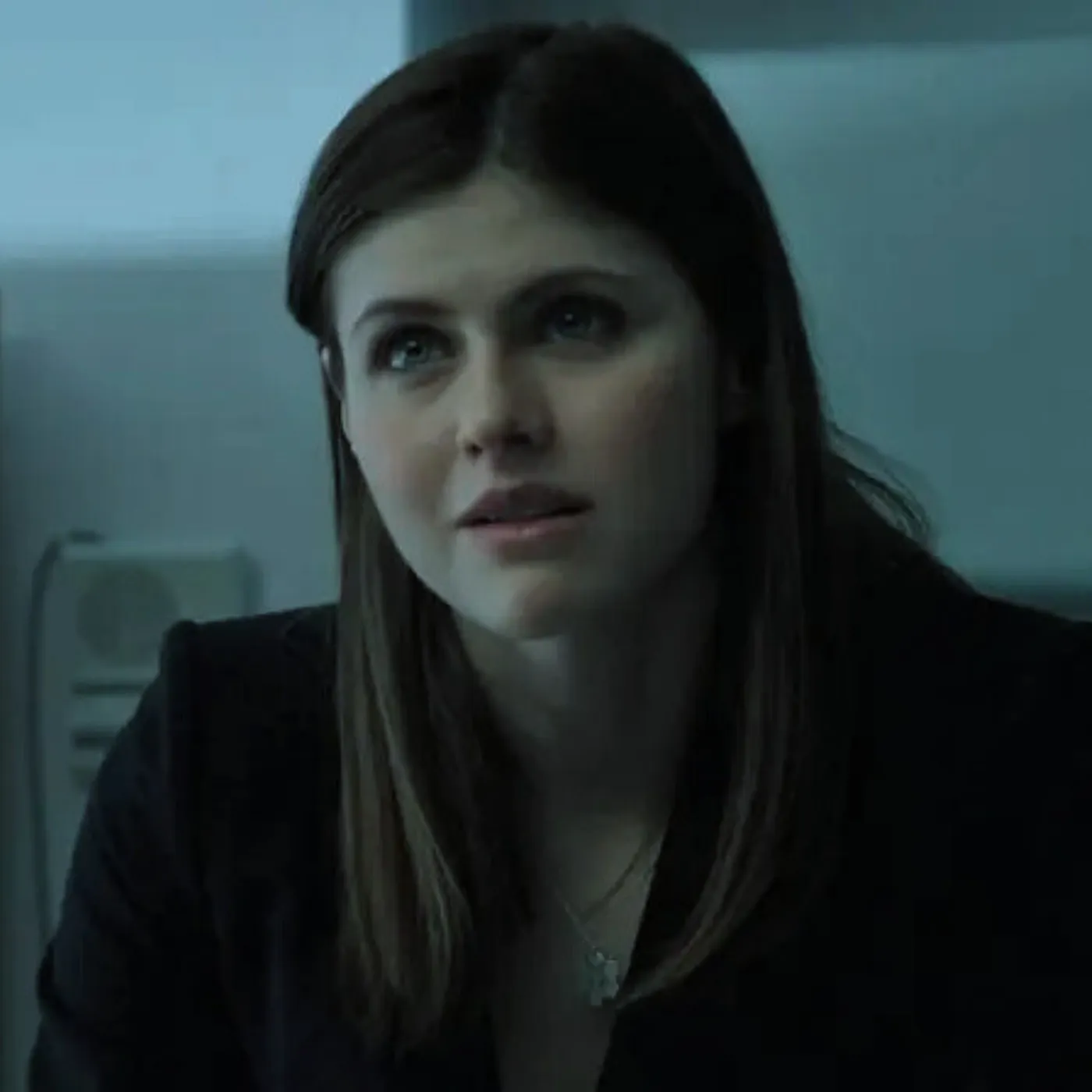 image_68973e50a19eb Alexandra Daddario Sets Internet Ablaze After Shocking Tie To Henry Cavill Smash Hit