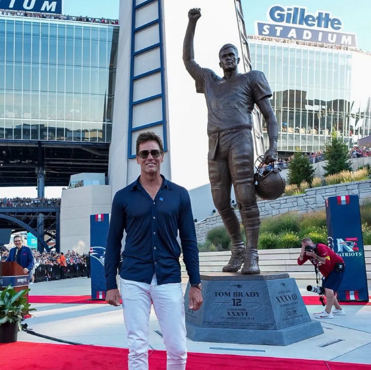 Tom Brady Fires Hilarious Shots at Jets Fans in Unforgettable Patriots Statue Ceremony Speech