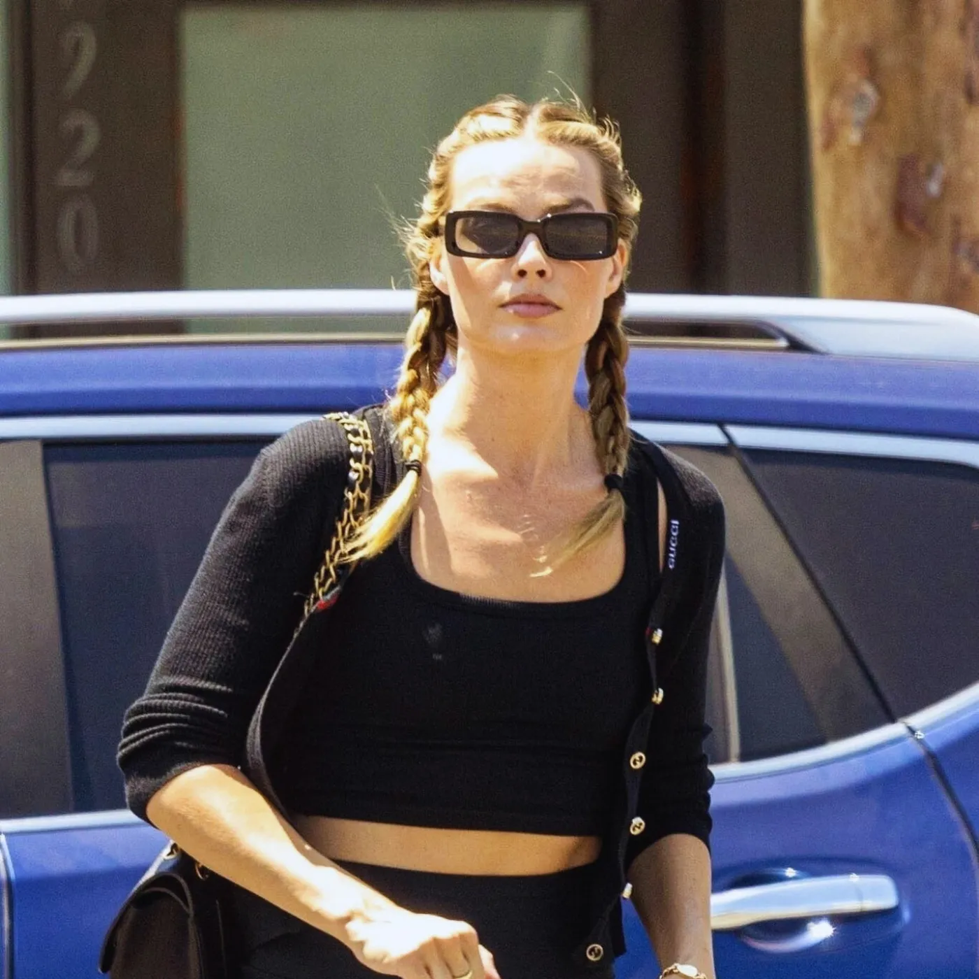 image_6897716274123 Margot Robbie Shocks Fans With Hairstyle That Brings Back Her Most Iconic Look