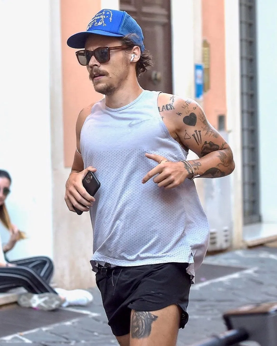 Rome Stops in Its Tracks as Harry Styles’ Shocking Street Sprint Sends Fans Into Frenzy