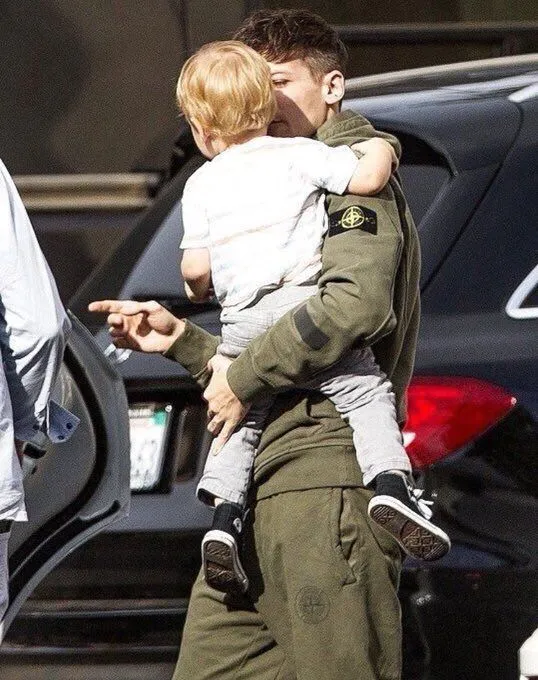 image_689887966f1a8 Louis Tomlinson Reveals the Only Person He Trusts to Babysit Son Freddie — And Fans Are Losing It Over ‘Uncle Niall’