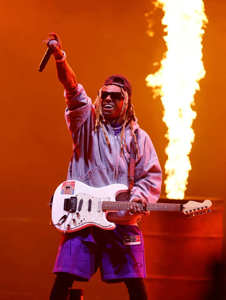 Lil Wayne Sets the Stage on Fire – But When He Picks Up a Guitar, Something No One Expected Happens…