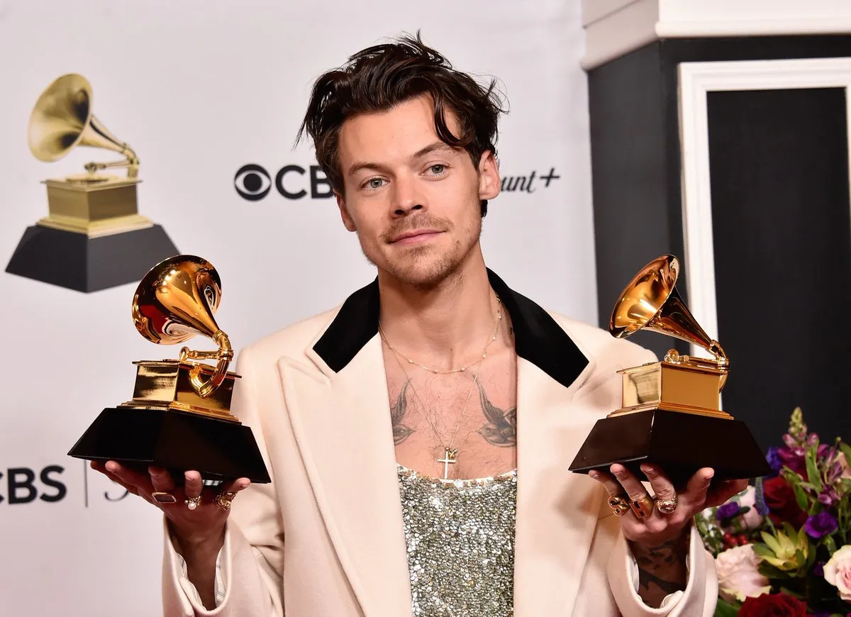 image_68994435191a5 Fans Think Harry Styles Just Teased HS4 at His Pleasing Pop-Up — And the Clues Are Wild