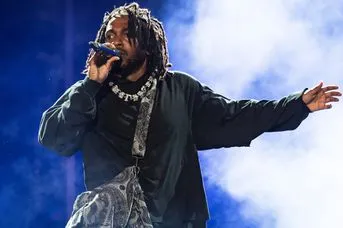 image_68994c40583dc JID Still Wants to Work with Kendrick, But J. Cole’s “Showdown” Has the Rap World on Edge!